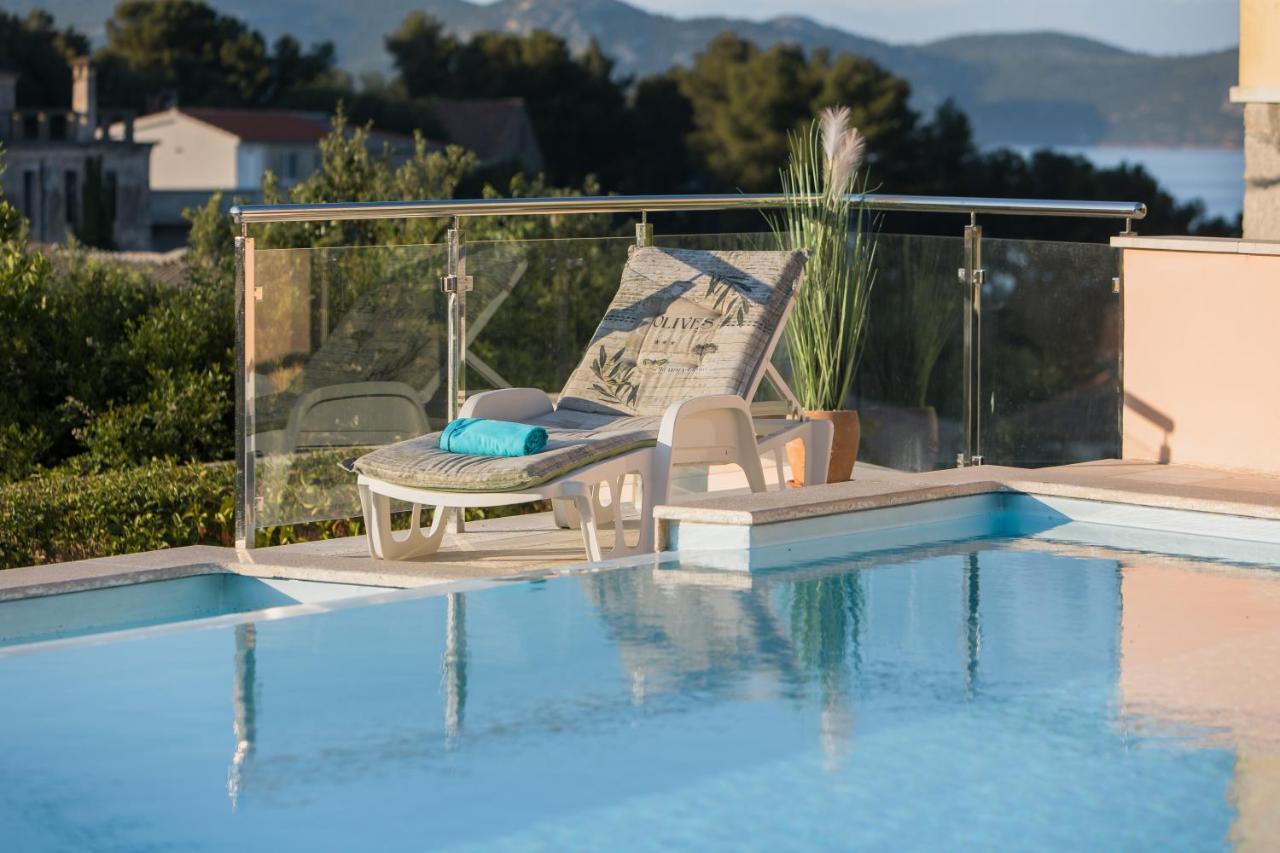 Holiday Home Lavanda Мали Иж Экстерьер фото
