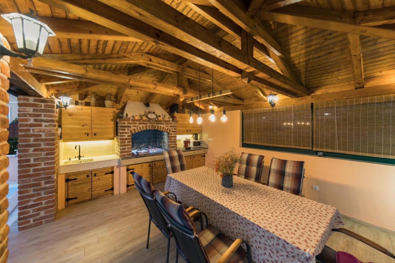 Holiday Home Lavanda Мали Иж Экстерьер фото